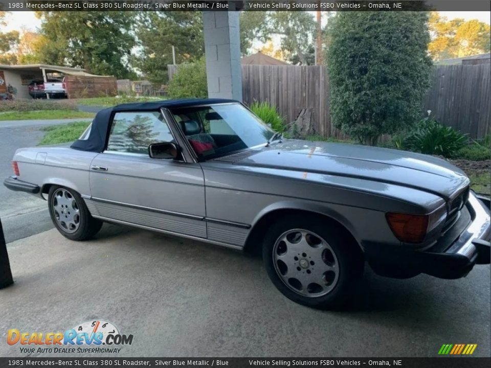 Front 3/4 View of 1983 Mercedes-Benz SL Class 380 SL Roadster Photo #9