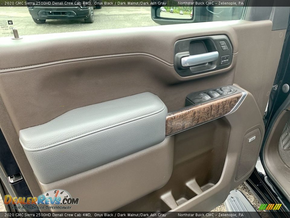 Door Panel of 2020 GMC Sierra 2500HD Denali Crew Cab 4WD Photo #23