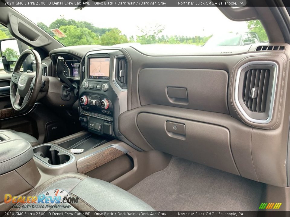 Dashboard of 2020 GMC Sierra 2500HD Denali Crew Cab 4WD Photo #30