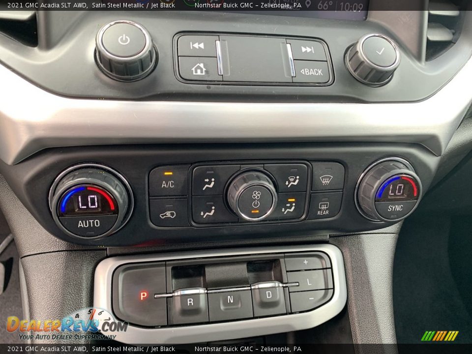 Controls of 2021 GMC Acadia SLT AWD Photo #16