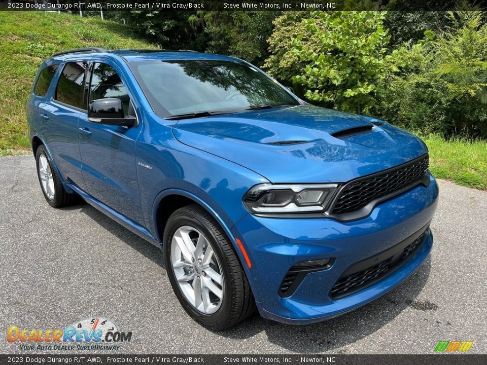 Front 3/4 View of 2023 Dodge Durango R/T AWD Photo #4