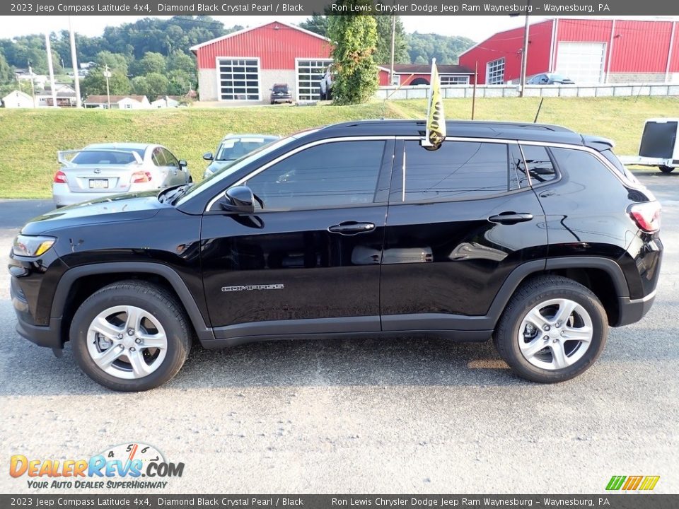 2023 Jeep Compass Latitude 4x4 Diamond Black Crystal Pearl / Black Photo #2