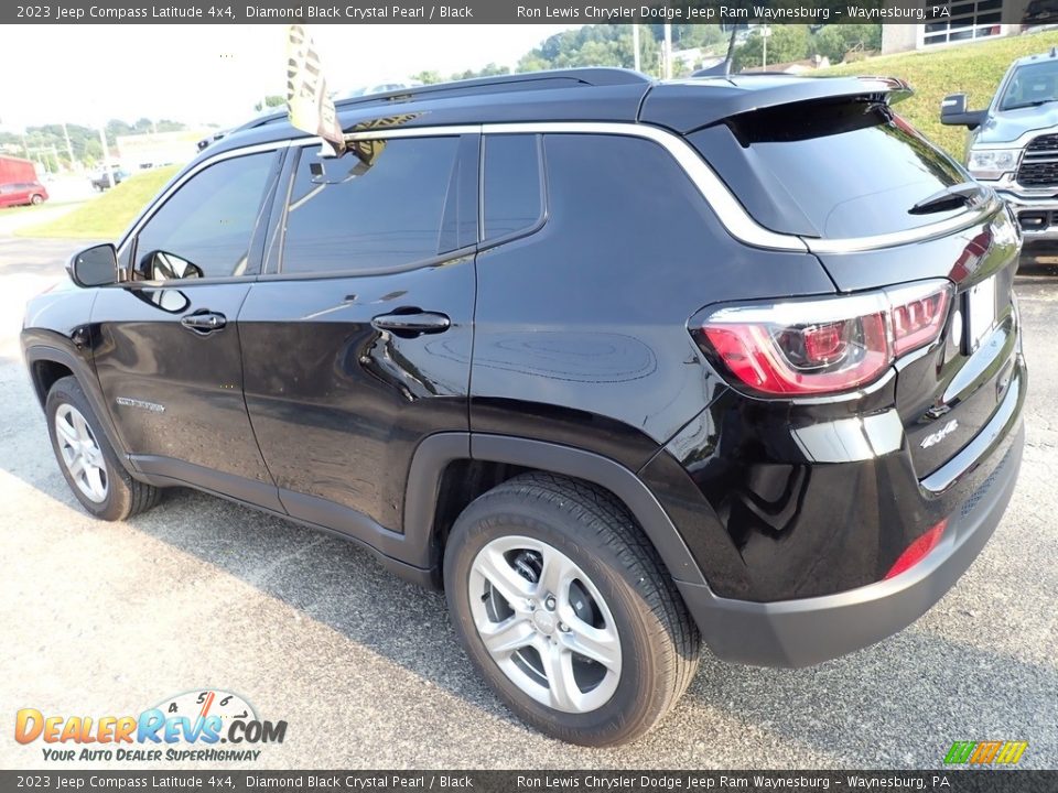 2023 Jeep Compass Latitude 4x4 Diamond Black Crystal Pearl / Black Photo #3