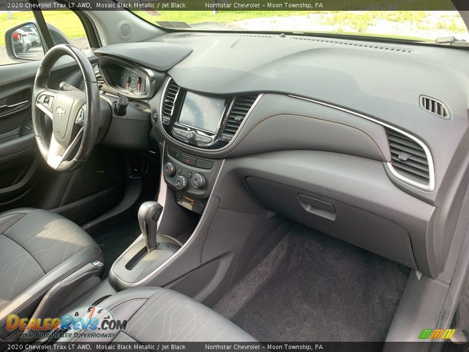 Dashboard of 2020 Chevrolet Trax LT AWD Photo #26