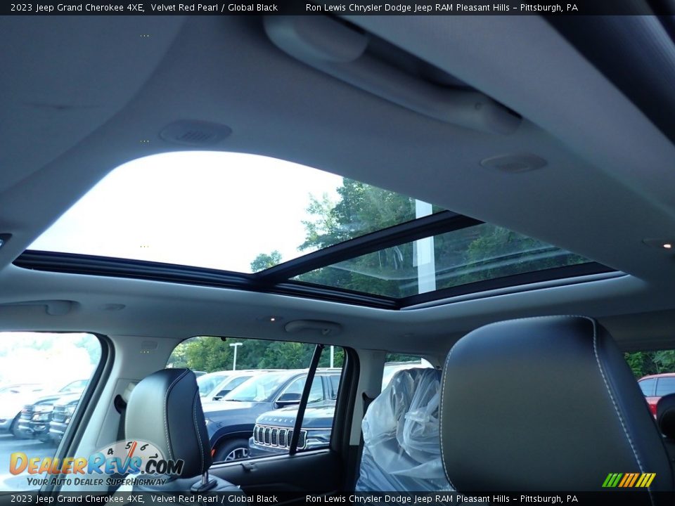 2023 Jeep Grand Cherokee 4XE Velvet Red Pearl / Global Black Photo #17