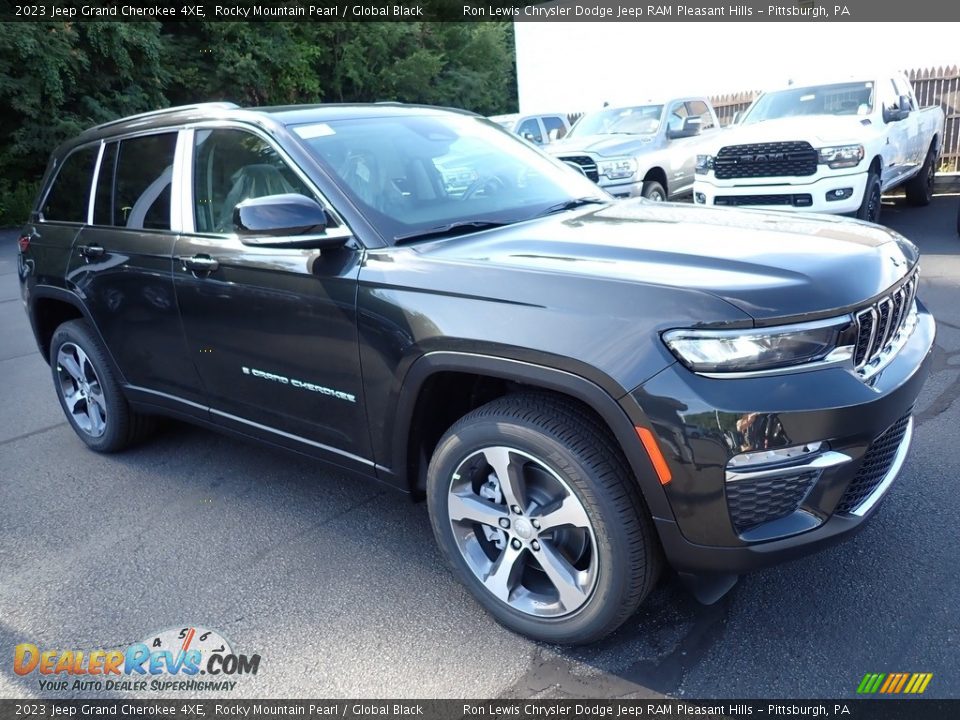 2023 Jeep Grand Cherokee 4XE Rocky Mountain Pearl / Global Black Photo #8