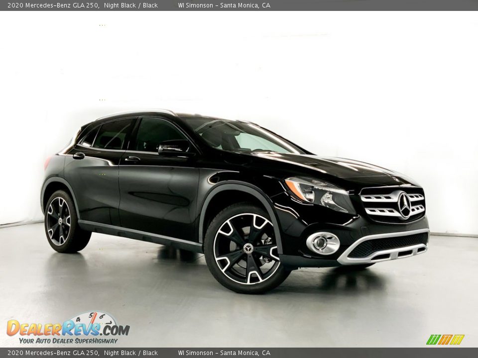 Front 3/4 View of 2020 Mercedes-Benz GLA 250 Photo #2