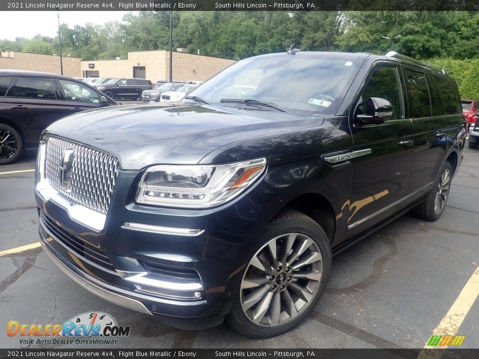 Front 3/4 View of 2021 Lincoln Navigator Reserve 4x4 Photo #1