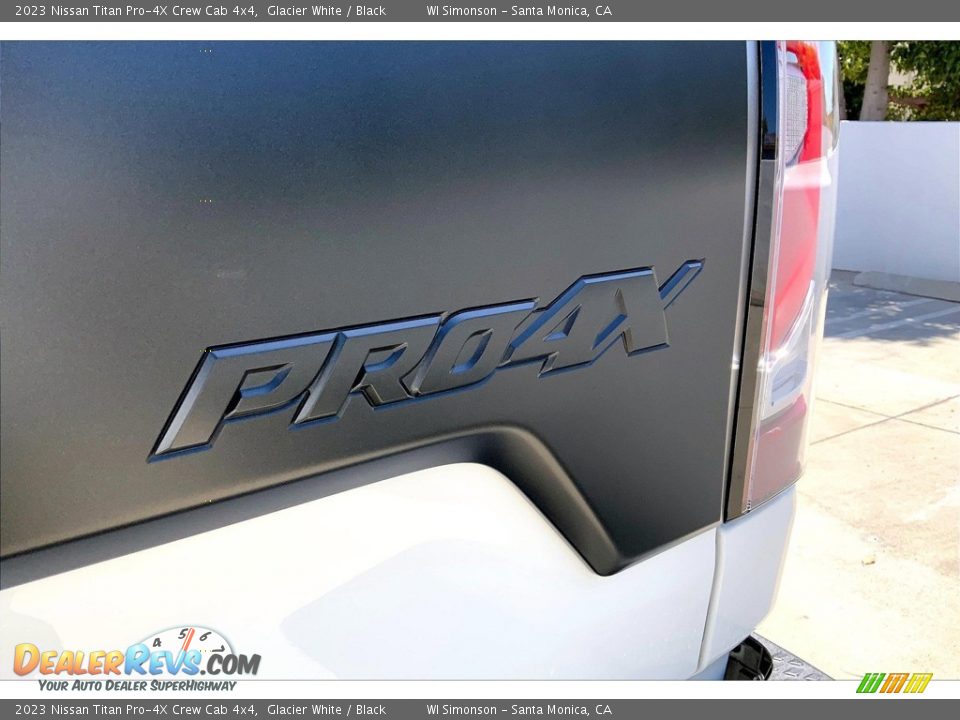 2023 Nissan Titan Pro-4X Crew Cab 4x4 Logo Photo #7