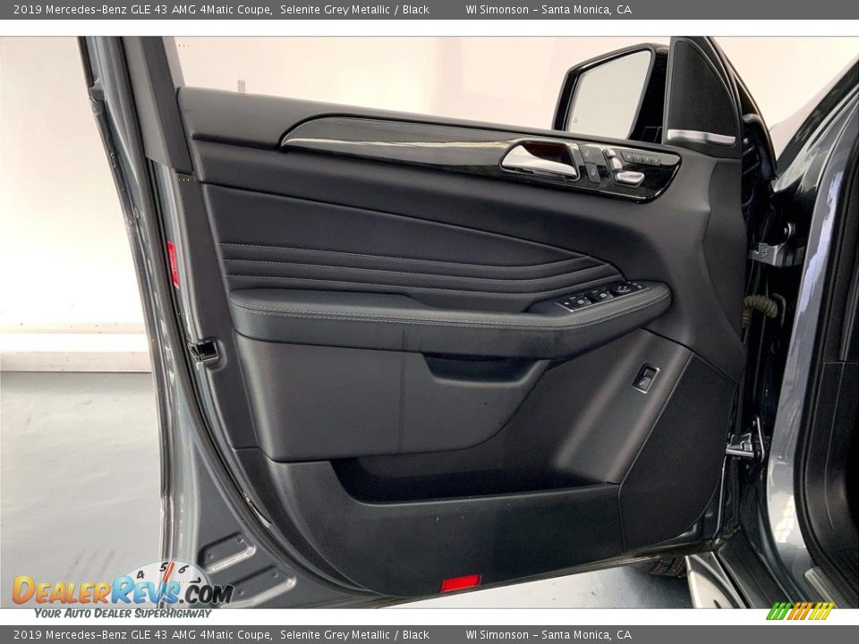 Door Panel of 2019 Mercedes-Benz GLE 43 AMG 4Matic Coupe Photo #26