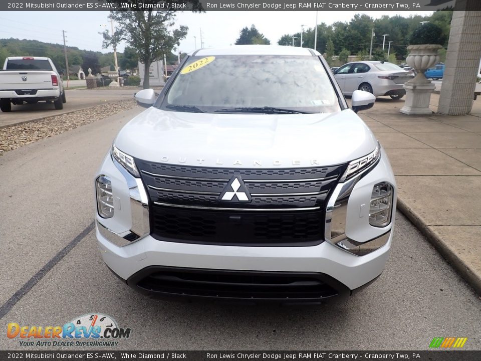 2022 Mitsubishi Outlander ES S-AWC White Diamond / Black Photo #3