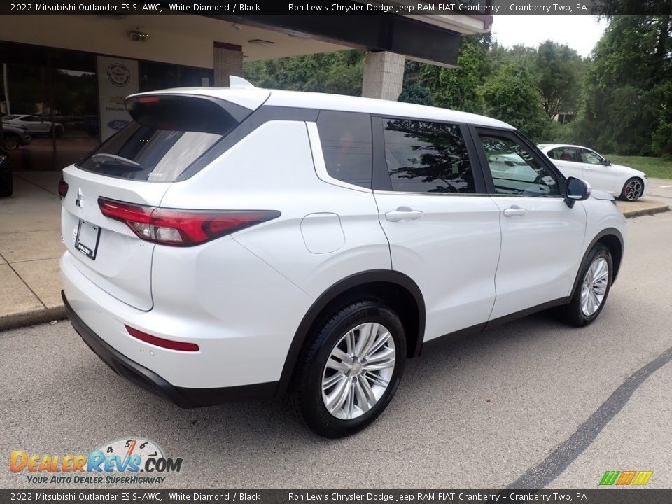 2022 Mitsubishi Outlander ES S-AWC White Diamond / Black Photo #8