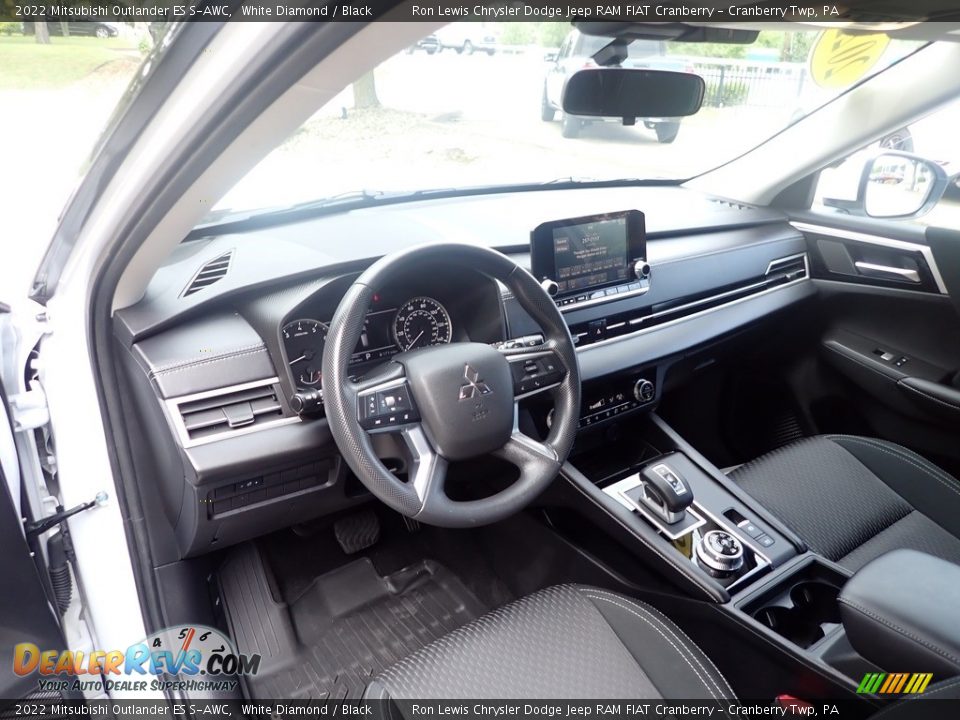 2022 Mitsubishi Outlander ES S-AWC White Diamond / Black Photo #13