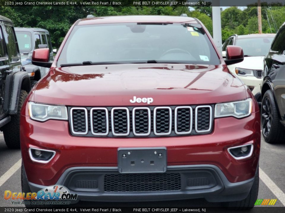 2020 Jeep Grand Cherokee Laredo E 4x4 Velvet Red Pearl / Black Photo #2