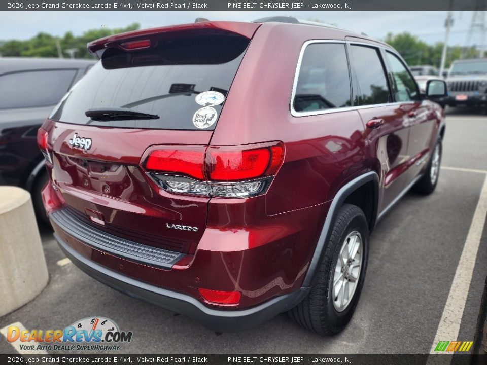 2020 Jeep Grand Cherokee Laredo E 4x4 Velvet Red Pearl / Black Photo #3