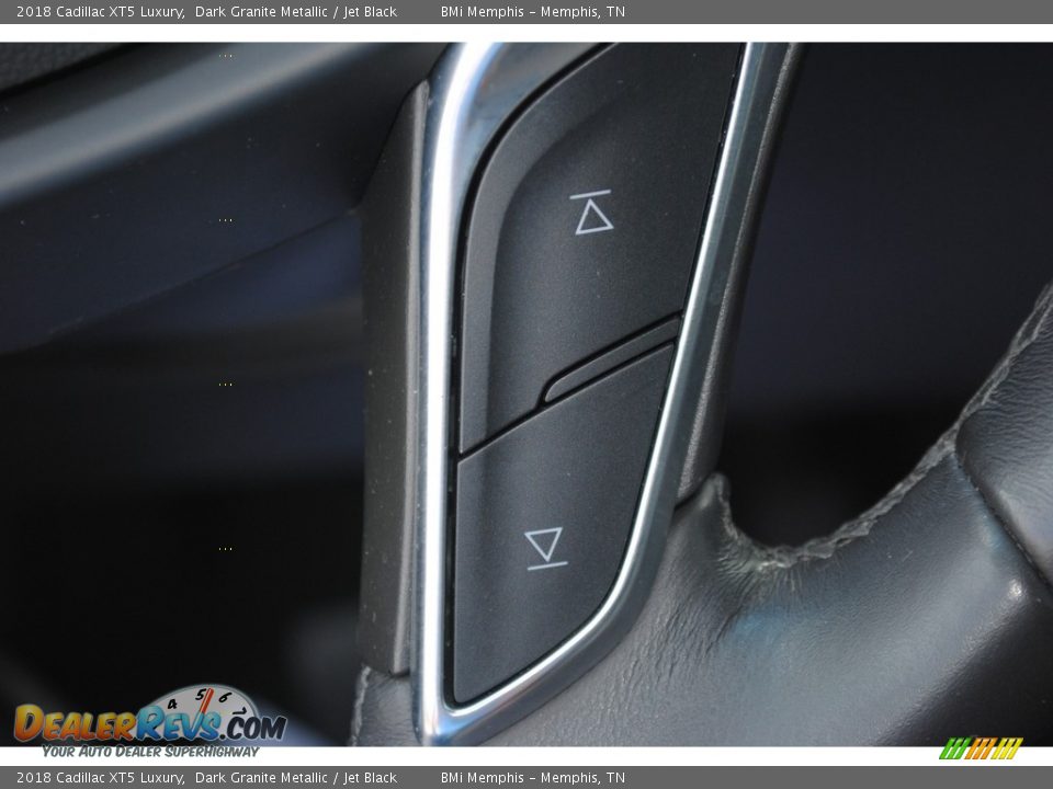 2018 Cadillac XT5 Luxury Steering Wheel Photo #16
