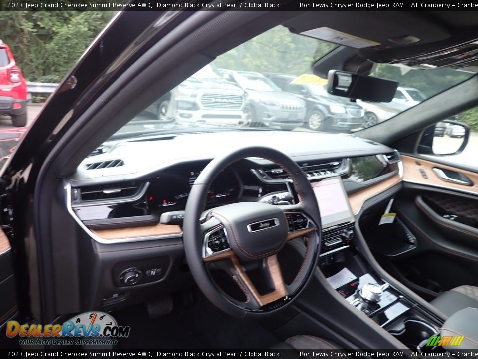 2023 Jeep Grand Cherokee Summit Reserve 4WD Diamond Black Crystal Pearl / Global Black Photo #12