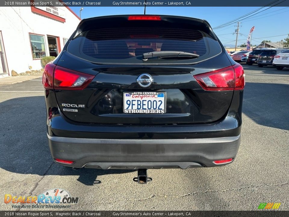 2018 Nissan Rogue Sport S Magnetic Black / Charcoal Photo #5