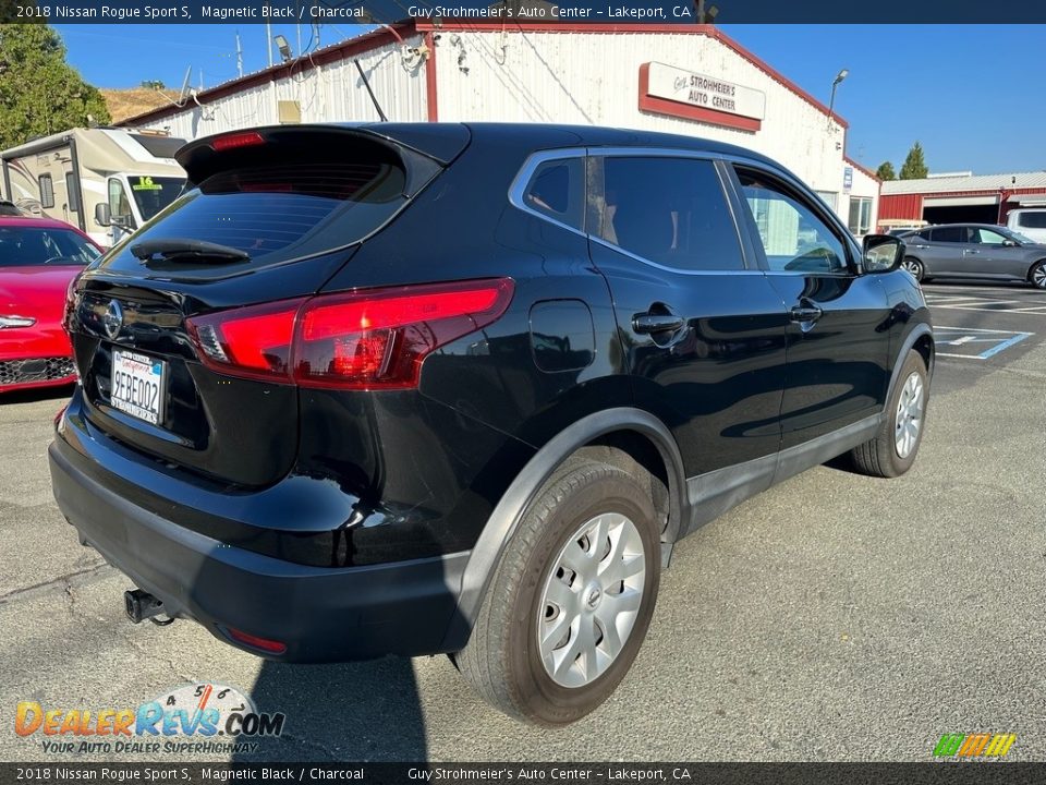 2018 Nissan Rogue Sport S Magnetic Black / Charcoal Photo #6