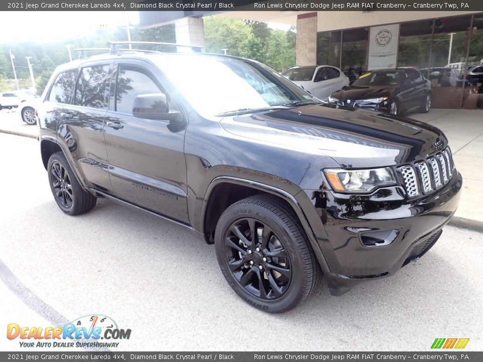 2021 Jeep Grand Cherokee Laredo 4x4 Diamond Black Crystal Pearl / Black Photo #2