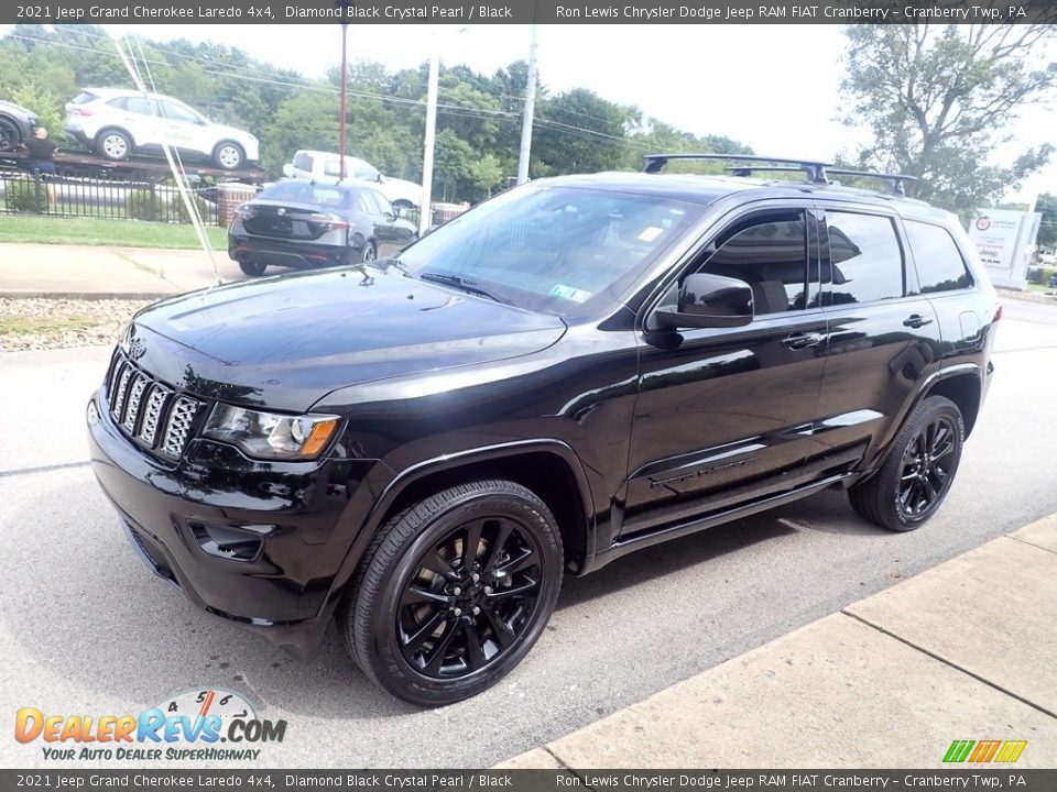 2021 Jeep Grand Cherokee Laredo 4x4 Diamond Black Crystal Pearl / Black Photo #4