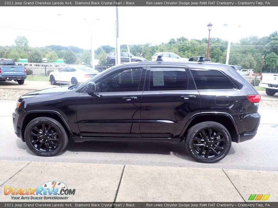 2021 Jeep Grand Cherokee Laredo 4x4 Diamond Black Crystal Pearl / Black Photo #5