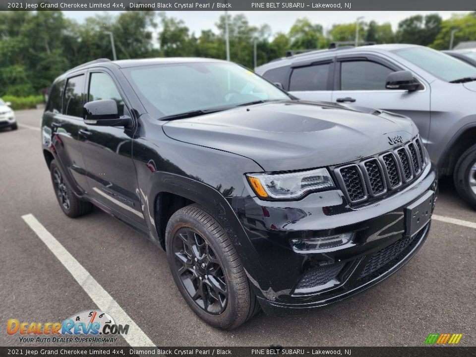 Front 3/4 View of 2021 Jeep Grand Cherokee Limited 4x4 Photo #2