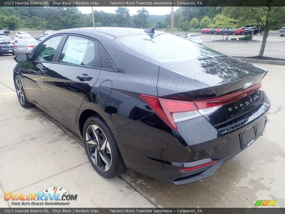 2023 Hyundai Elantra SEL Onyx Black / Medium Gray Photo #5