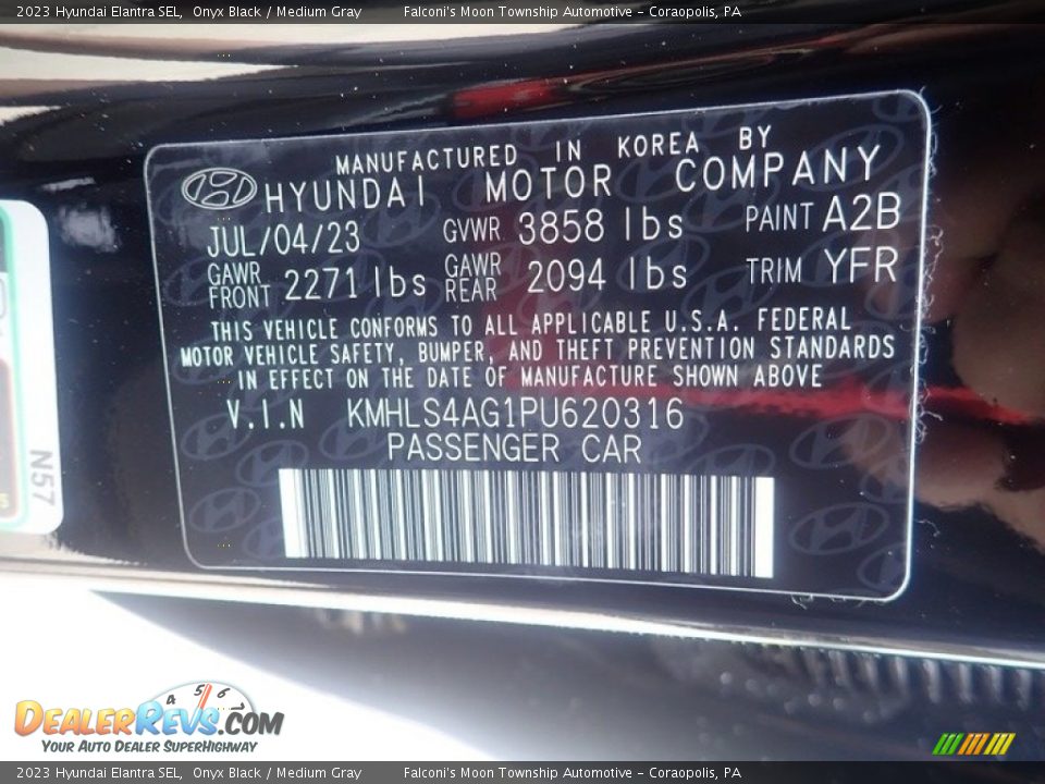 2023 Hyundai Elantra SEL Onyx Black / Medium Gray Photo #18