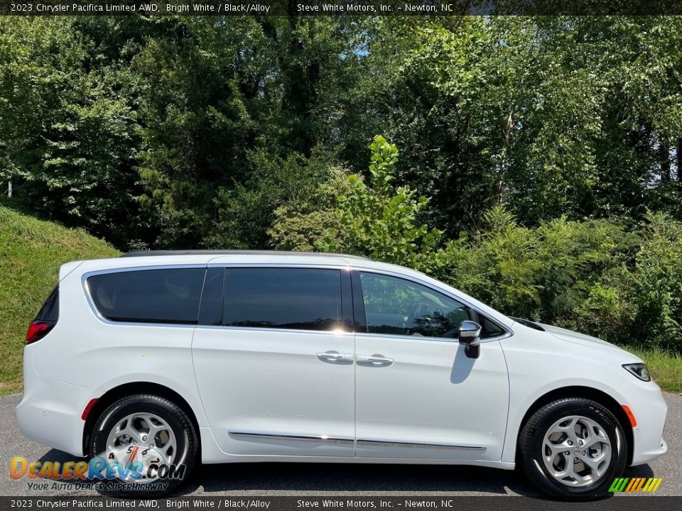 2023 Chrysler Pacifica Limited AWD Bright White / Black/Alloy Photo #5