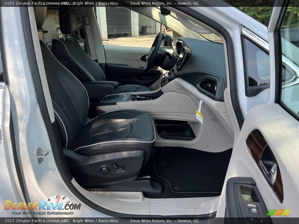 2023 Chrysler Pacifica Limited AWD Bright White / Black/Alloy Photo #20