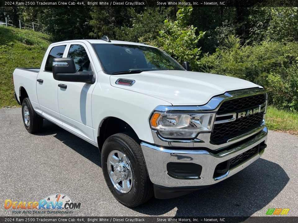 2024 Ram 2500 Tradesman Crew Cab 4x4 Bright White / Diesel Gray/Black Photo #4