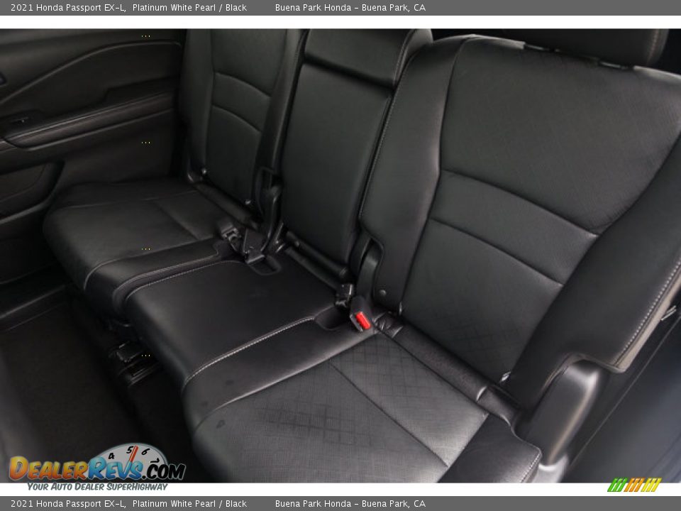2021 Honda Passport EX-L Platinum White Pearl / Black Photo #21