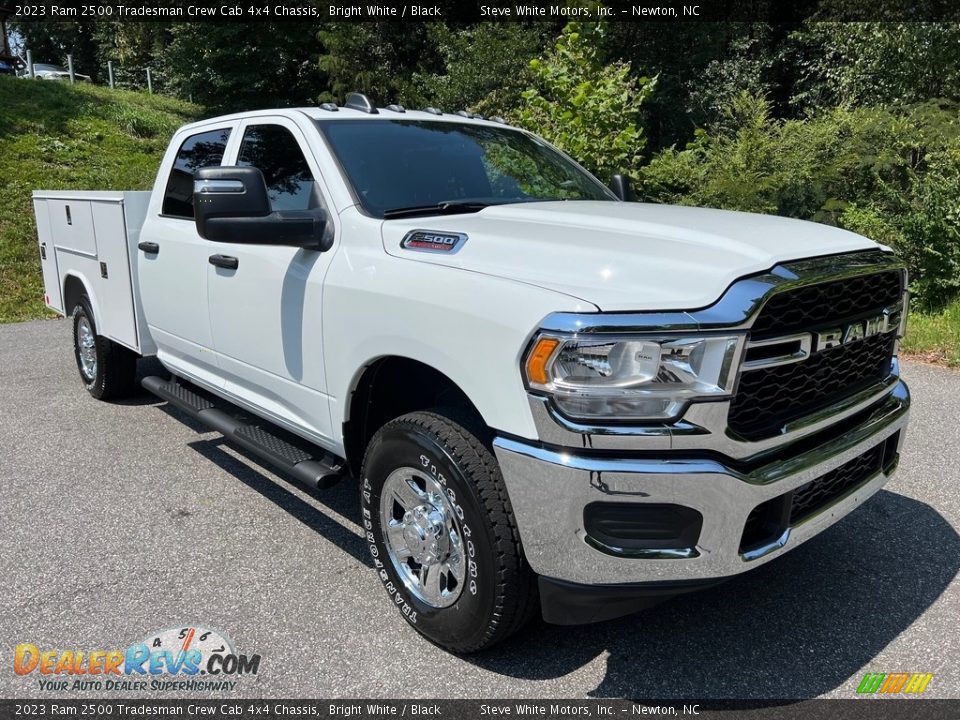 2023 Ram 2500 Tradesman Crew Cab 4x4 Chassis Bright White / Black Photo #4