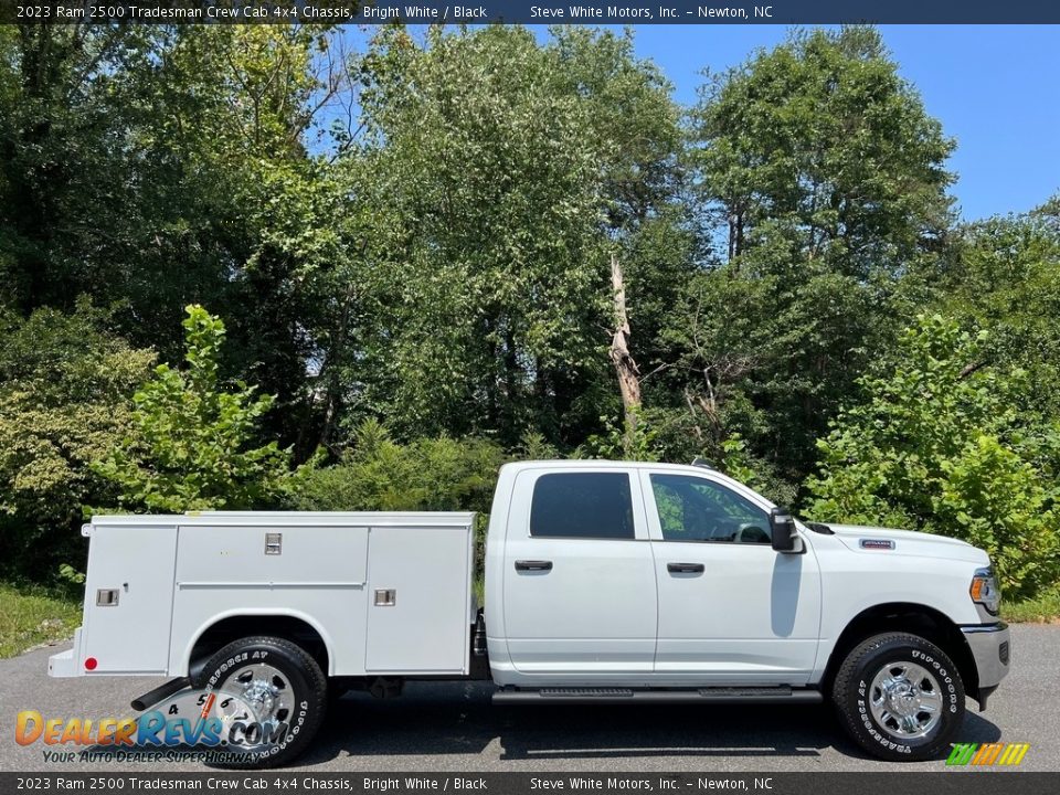 2023 Ram 2500 Tradesman Crew Cab 4x4 Chassis Bright White / Black Photo #5