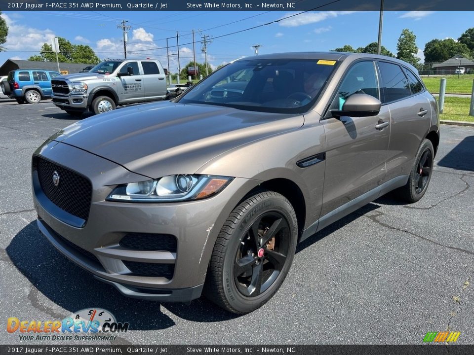 Front 3/4 View of 2017 Jaguar F-PACE 35t AWD Premium Photo #2