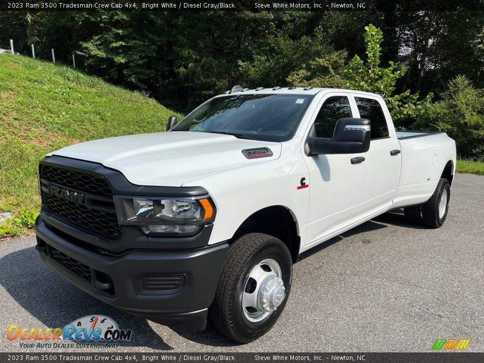 2023 Ram 3500 Tradesman Crew Cab 4x4 Bright White / Diesel Gray/Black Photo #2