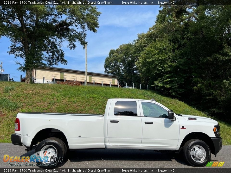 2023 Ram 3500 Tradesman Crew Cab 4x4 Bright White / Diesel Gray/Black Photo #5