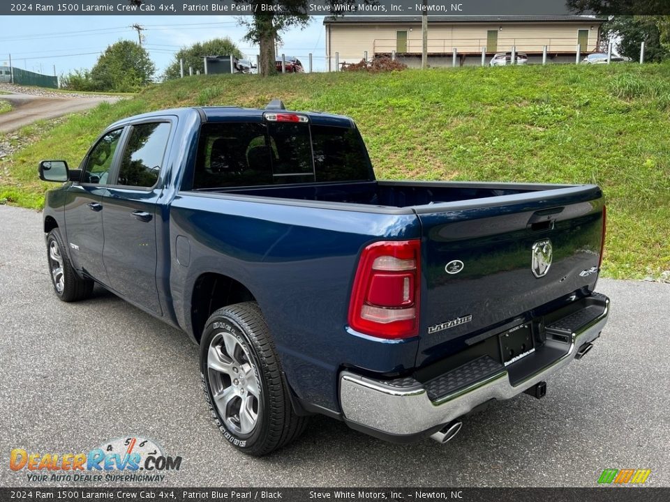 2024 Ram 1500 Laramie Crew Cab 4x4 Patriot Blue Pearl / Black Photo #9