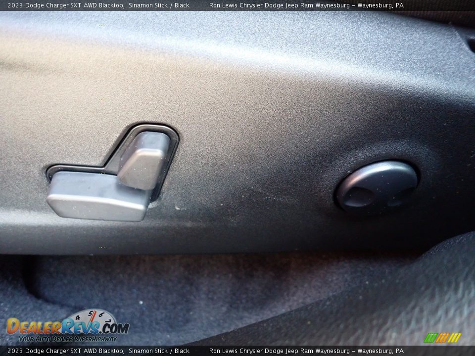 2023 Dodge Charger SXT AWD Blacktop Sinamon Stick / Black Photo #16