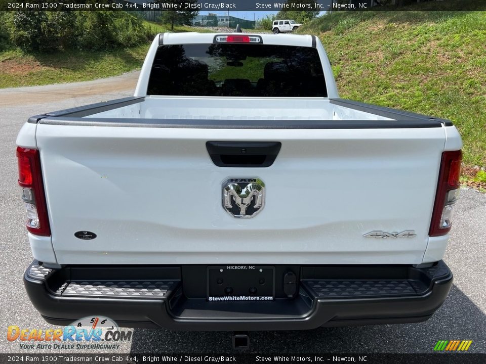 2024 Ram 1500 Tradesman Crew Cab 4x4 Bright White / Diesel Gray/Black Photo #7