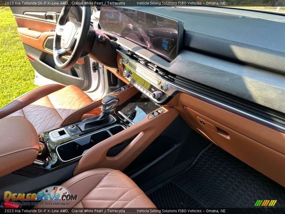 Front Seat of 2023 Kia Telluride SX-P X-Line AWD Photo #6
