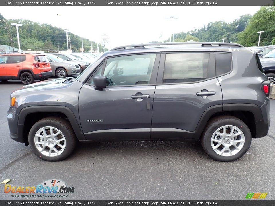 2023 Jeep Renegade Latitude 4x4 Sting-Gray / Black Photo #2