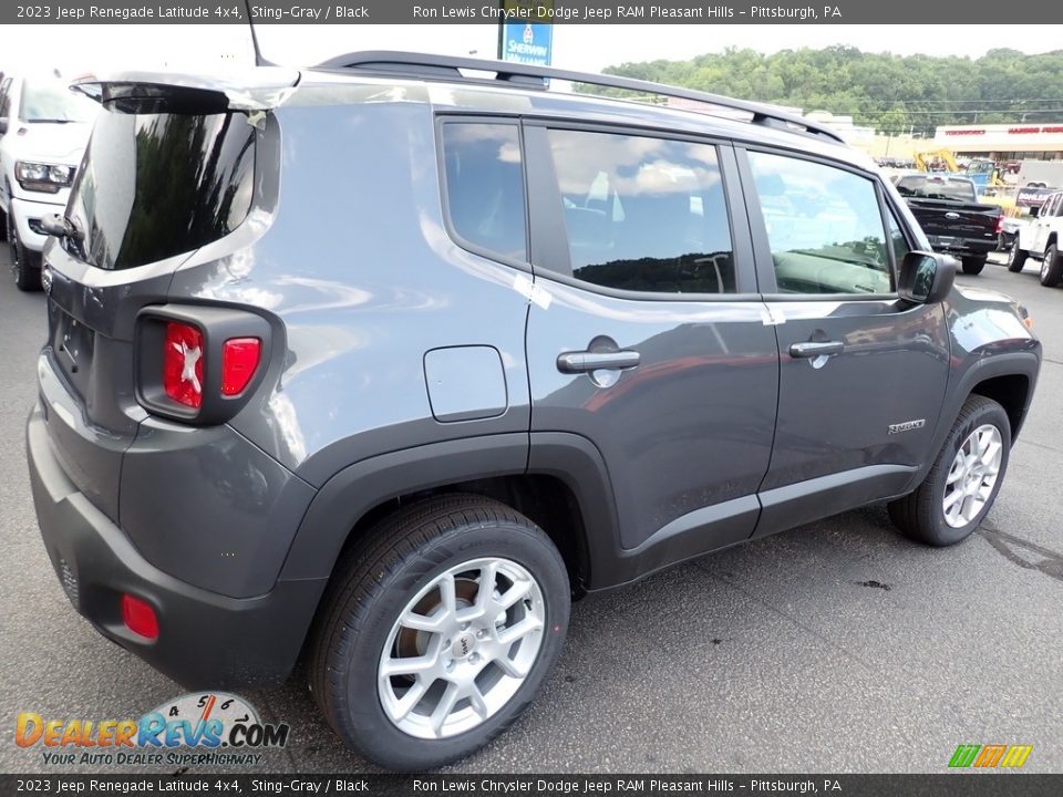 2023 Jeep Renegade Latitude 4x4 Sting-Gray / Black Photo #6