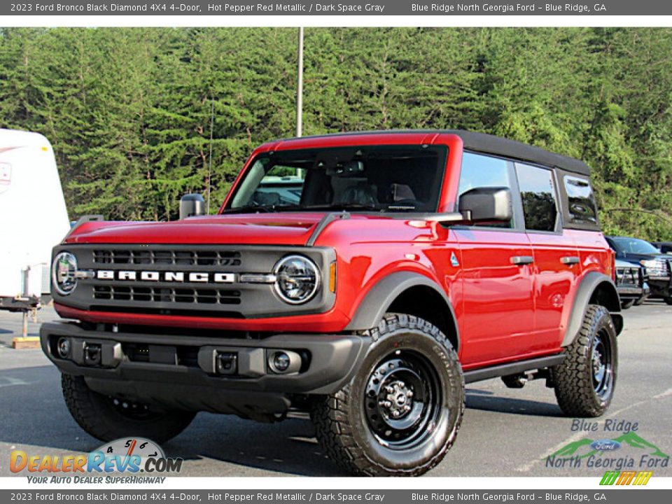 2023 Ford Bronco Black Diamond 4X4 4-Door Hot Pepper Red Metallic / Dark Space Gray Photo #1