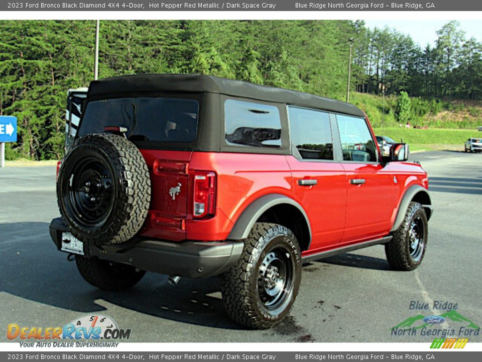 2023 Ford Bronco Black Diamond 4X4 4-Door Hot Pepper Red Metallic / Dark Space Gray Photo #6