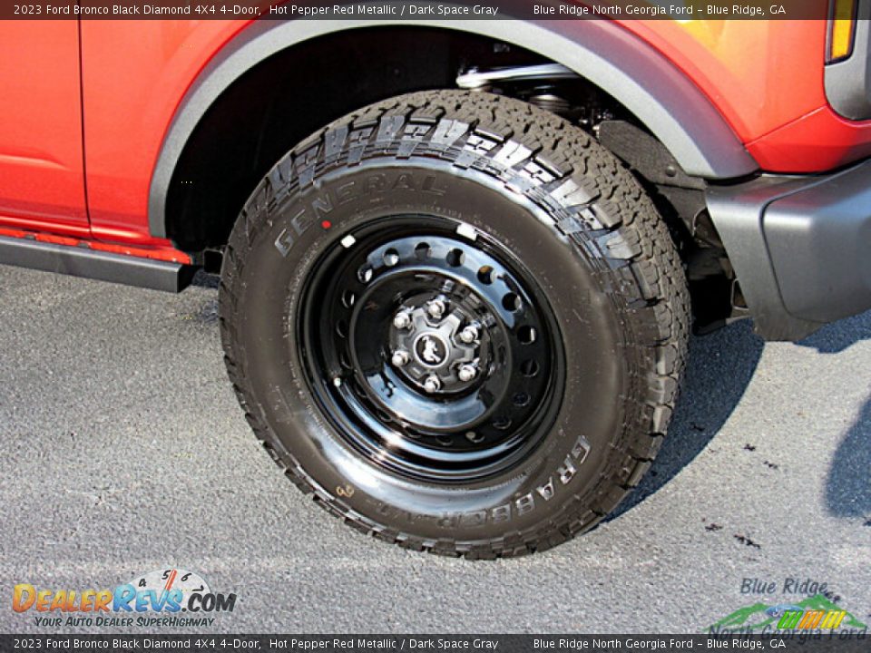 2023 Ford Bronco Black Diamond 4X4 4-Door Hot Pepper Red Metallic / Dark Space Gray Photo #9