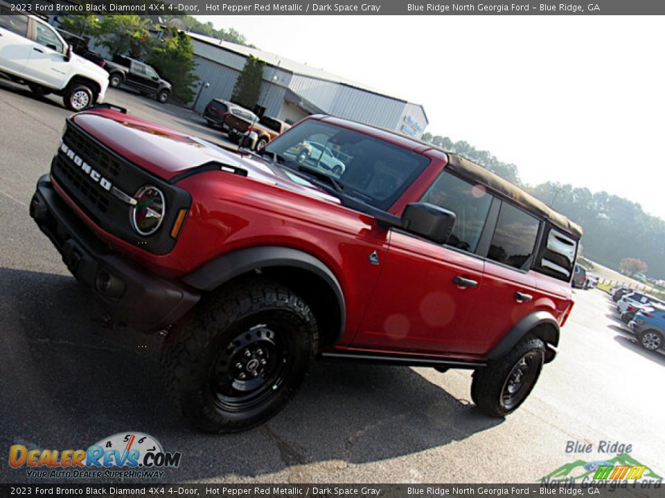 2023 Ford Bronco Black Diamond 4X4 4-Door Hot Pepper Red Metallic / Dark Space Gray Photo #26