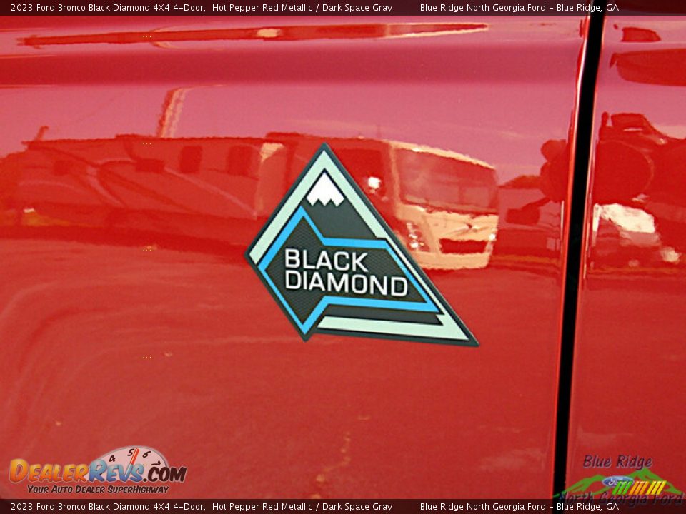 2023 Ford Bronco Black Diamond 4X4 4-Door Hot Pepper Red Metallic / Dark Space Gray Photo #30