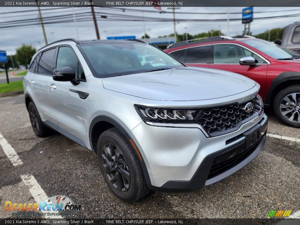 Front 3/4 View of 2021 Kia Sorento S AWD Photo #2